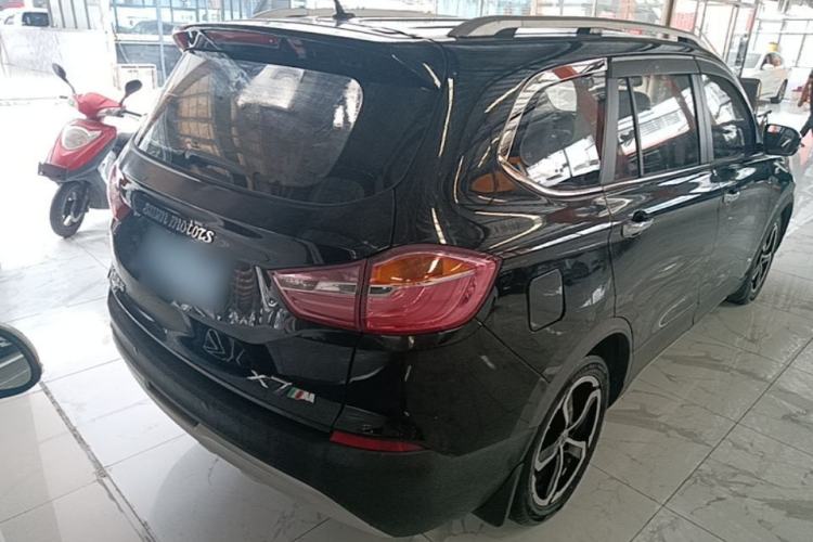 Used SWM X7 2016 1.5T Manual Luxury Edition 7 Seats Rear Right 45 Deg