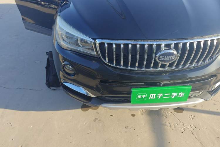 Used SWM X7 2016 1.5T Manual Luxury Edition 7 Seats Right Front Headlight