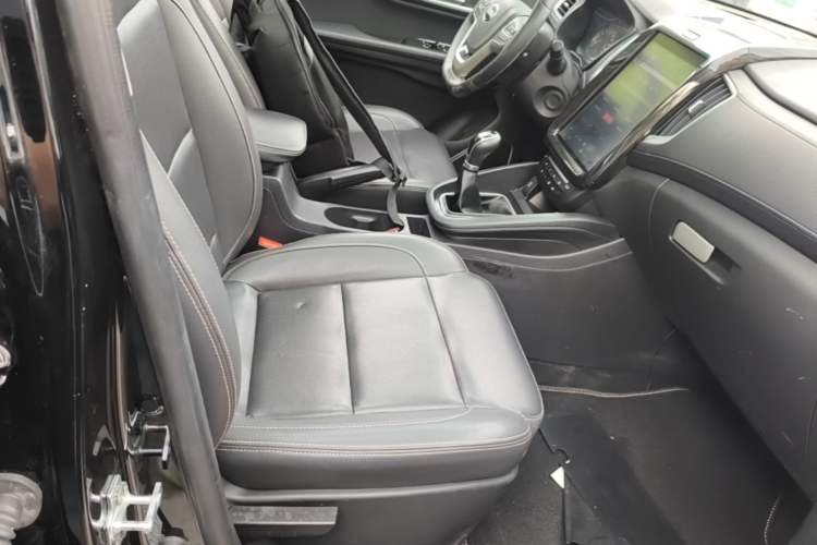 Used SWM X7 2016 1.5T Manual Luxury Edition 7 Seats Right Front Seat