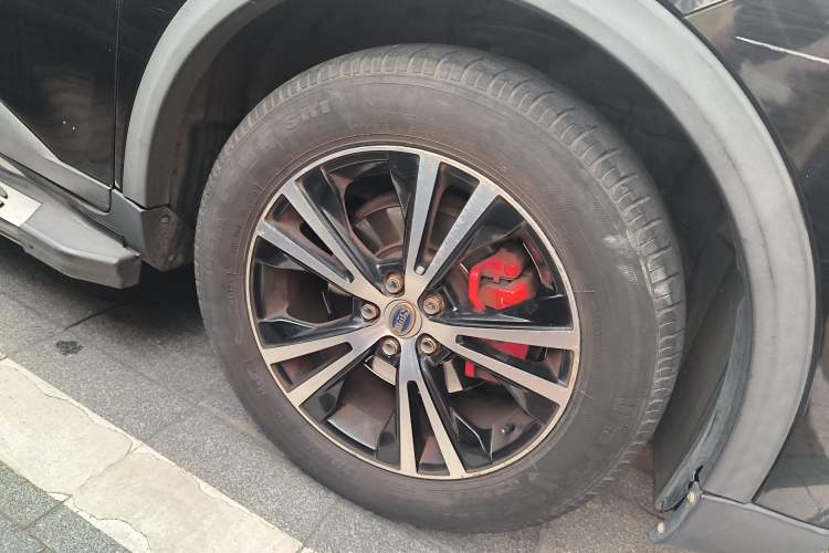 Used SWM X7 2016 1.8L Manual Luxury Edition 7 Seats Right Front Wheel Hub