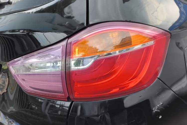 Used SWM X7 2016 1.5T Manual Luxury Edition 7 Seats Right Rear Taillight