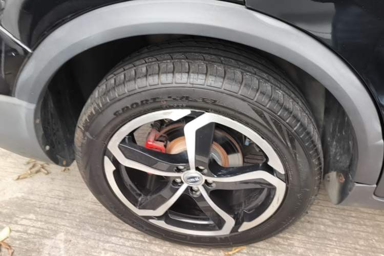 Used SWM X7 2016 1.5T Manual Luxury Edition 7 Seats Right Rear Wheel Hub