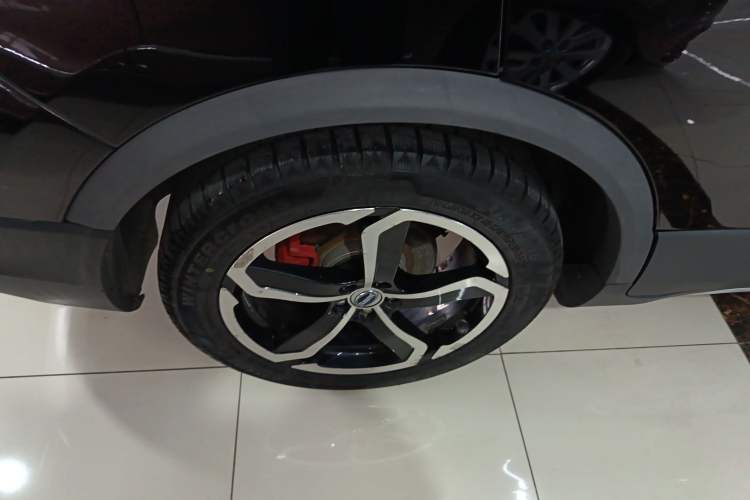 Used SWM X7 2016 1.5T Manual Luxury Edition 7 Seats Right Rear Wheel Hub