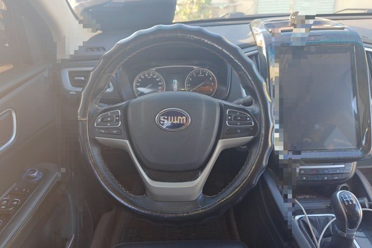 Used SWM X7 2016 1.5T Manual Luxury Edition 7 Seats Steering Wheel