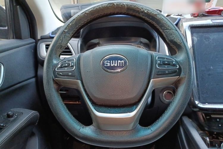 Used SWM X7 2016 1.8L Manual Luxury Edition 7 Seats Steering Wheel