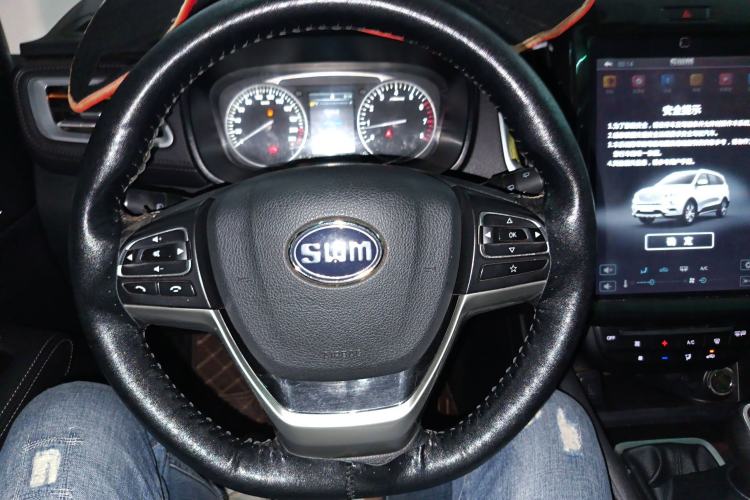 Used SWM X7 2016 1.5T Manual Luxury Edition 7 Seats Steering Wheel