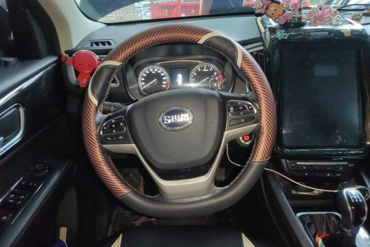 Used SWM X7 2016 1.8L Manual Luxury Edition 7 Seats Steering Wheel
