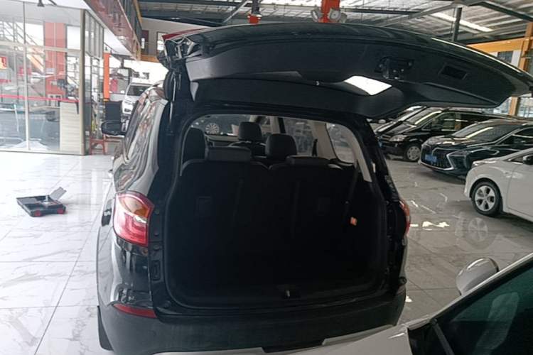 Used SWM X7 2016 1.5T Manual Luxury Edition 7 Seats Trunk