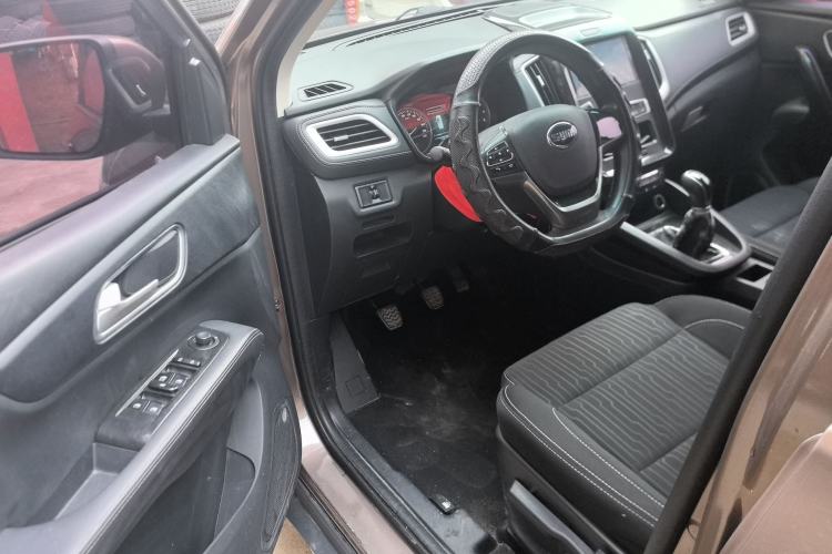 Used SWM X7 2016 1.8L Manual Comfort Version 7 Seats Driver Seat