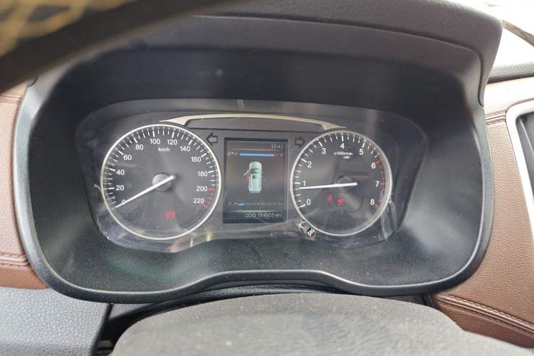 Used SWM X7 2016 1.5T Manual Prestige Version 7 Seats Instrument Cluster
