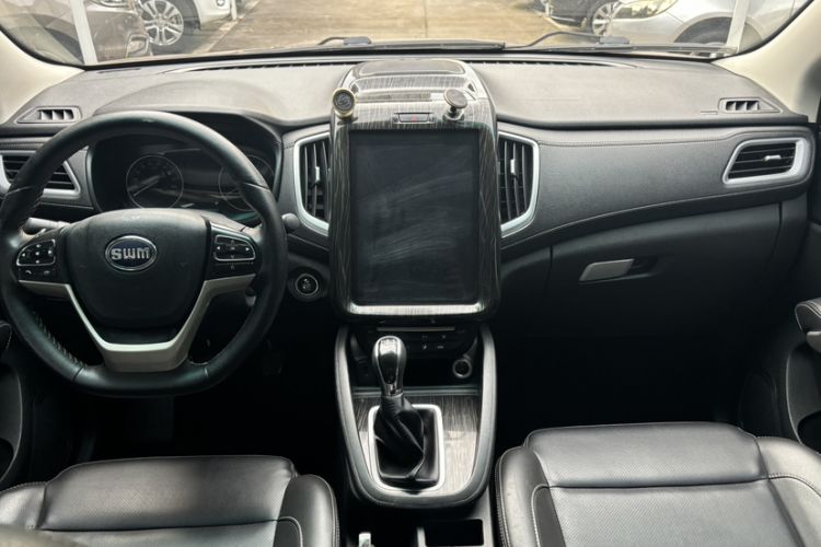 Used SWM X7 2016 1.8L Manual Luxury Edition 7 Seats Interior 1