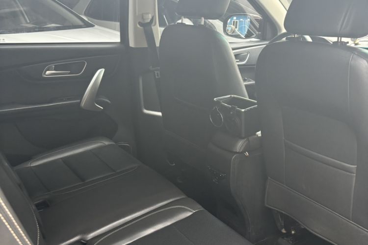 Used SWM X7 2016 1.8L Manual Luxury Edition 7 Seats Interior 4