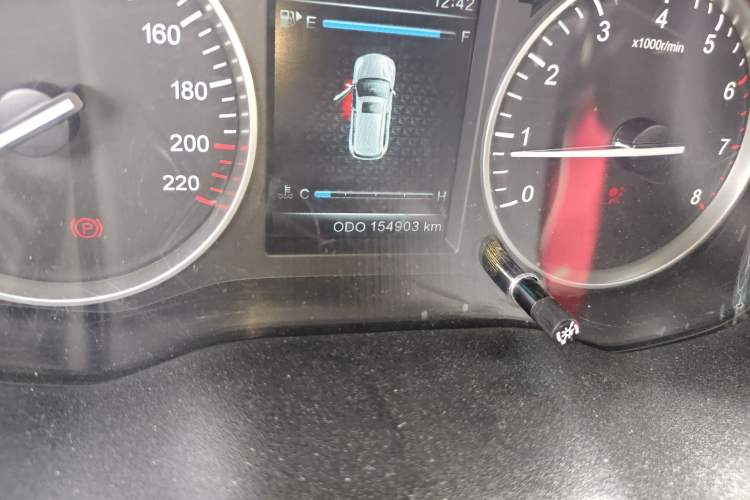 Used SWM X7 2016 1.5T Manual Prestige Version 7 Seats Odometer Close Up