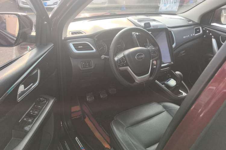 Used SWM X7 2016 1.5T Manual Luxury Edition 7 Seats Driver Seat
