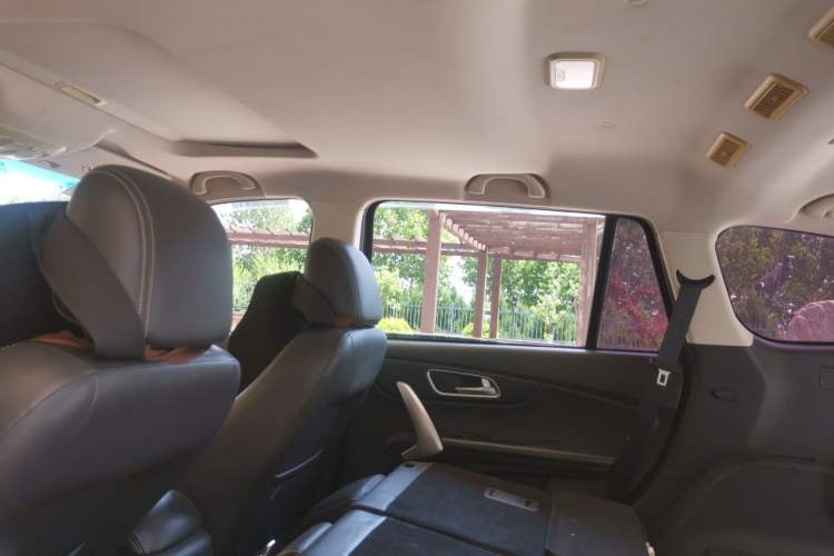 Used SWM X7 2016 1.5T Manual Luxury Edition 7 Seats Headliner