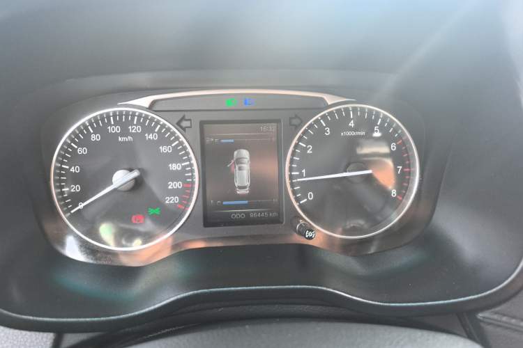 Used SWM X7 2016 1.5T Manual Luxury Edition 7 Seats Instrument Cluster