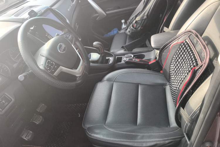 Used SWM X7 2016 1.5T Manual Luxury Edition 7 Seats Left Front Seat
