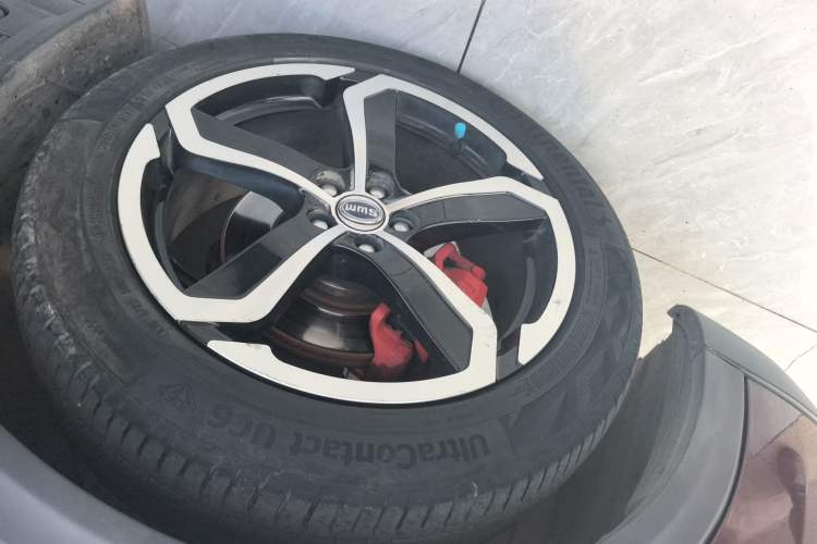 Used SWM X7 2016 1.5T Manual Luxury Edition 7 Seats Left Front Wheel Hub