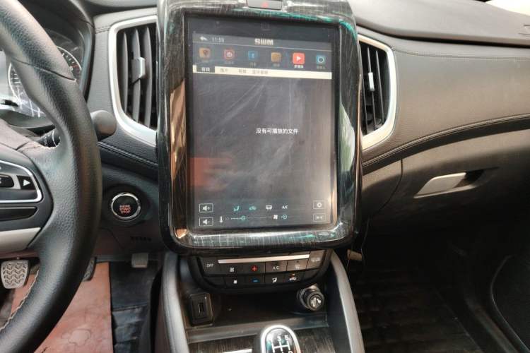 Used SWM X7 2016 1.8L Manual Luxury Edition 7 Seats Audio And AC Panel