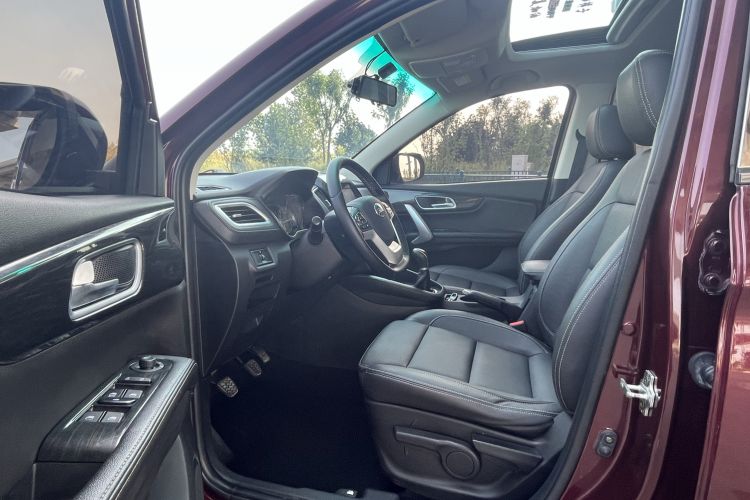 Used SWM X7 2016 1.8L Manual Luxury Edition 7 Seats Driver Seat