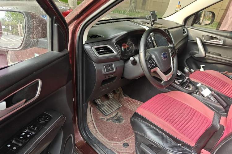 Used SWM X7 2016 1.8L Manual Luxury Edition 7 Seats Driver Seat