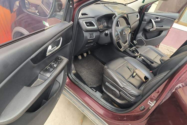 Used SWM X7 2016 1.5T Manual Luxury Edition 7 Seats Driver Seat