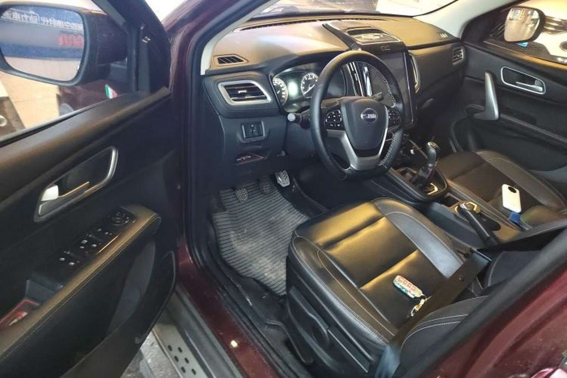 Used SWM X7 2016 1.8L Manual Luxury Edition 7 Seats Driver Seat