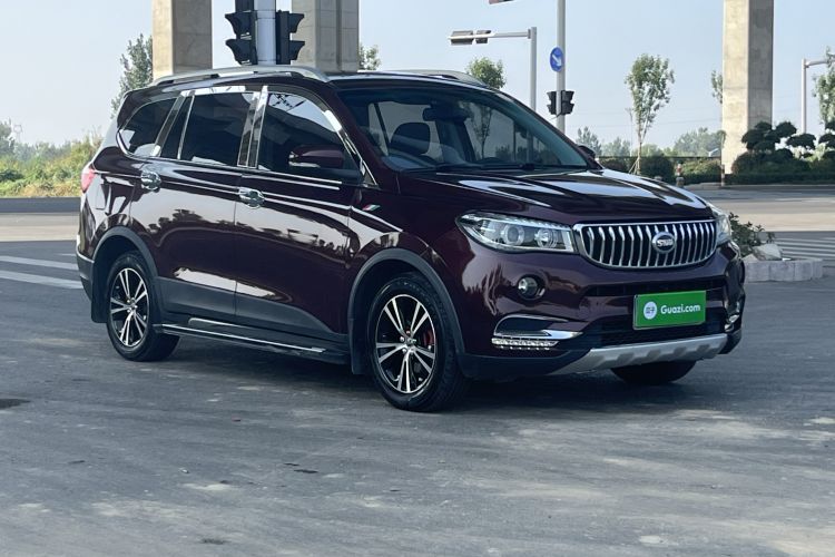 Used SWM X7 2016 1.8L Manual Luxury Edition 7 Seats Front Right 45 Deg