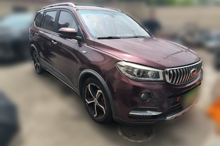 Used SWM X7 2016 1.5T Manual Luxury Edition 7 Seats Front Right 45 Deg