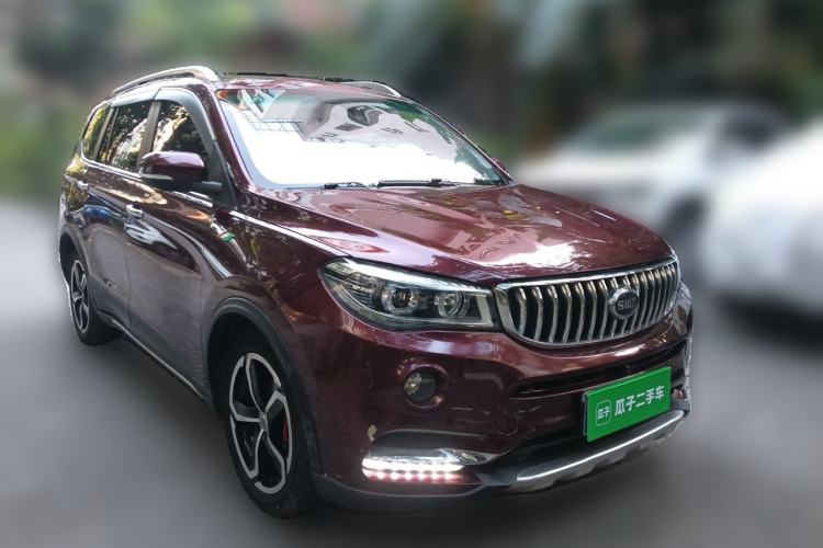 Used SWM X7 2016 1.5T Manual Luxury Edition 7 Seats Front Right 45 Deg