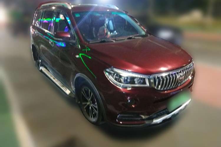Used SWM X7 2016 1.8L Manual Luxury Edition 7 Seats Front Right 45 Deg