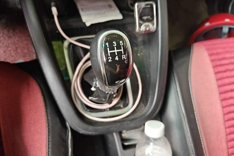 Used SWM X7 2016 1.8L Manual Luxury Edition 7 Seats Gear Lever