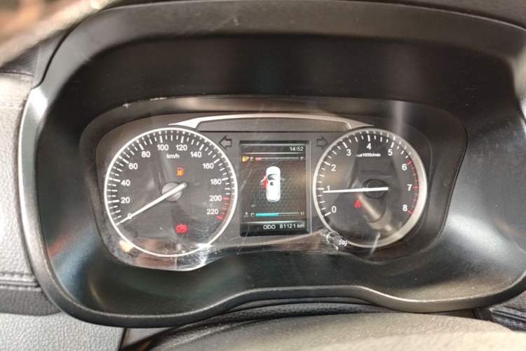 Used SWM X7 2016 1.5T Manual Luxury Edition 7 Seats Instrument Cluster