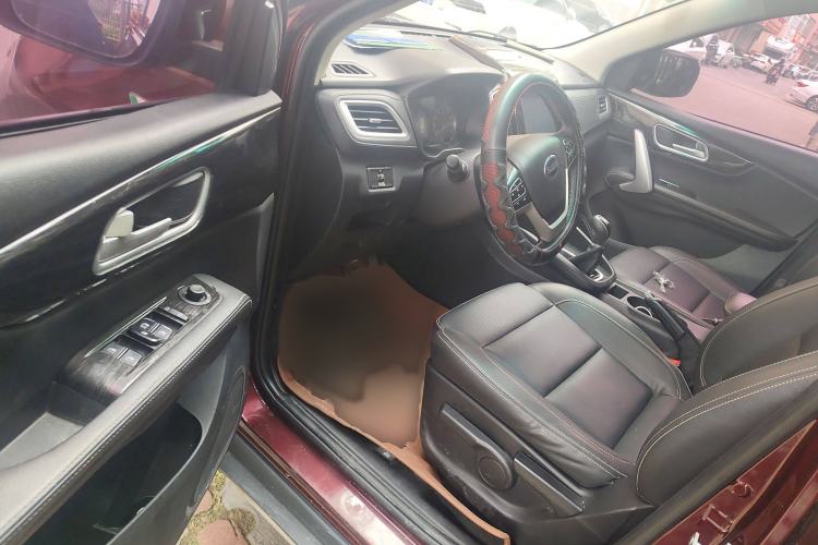 Used SWM X7 2016 1.8L Manual Luxury Edition 7 Seats Interior 3