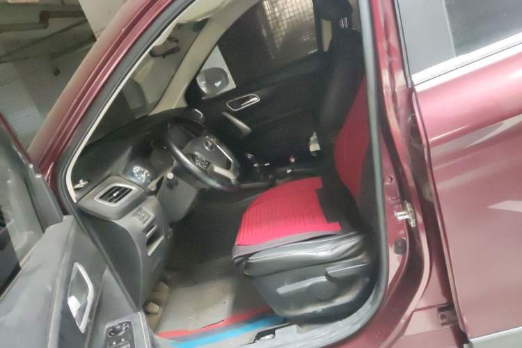 Used SWM X7 2016 1.8L Manual Luxury Edition 7 Seats Left Front Seat