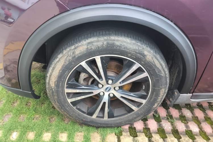 Used SWM X7 2016 1.8L Manual Comfort Version 7 Seats Left Front Wheel Hub