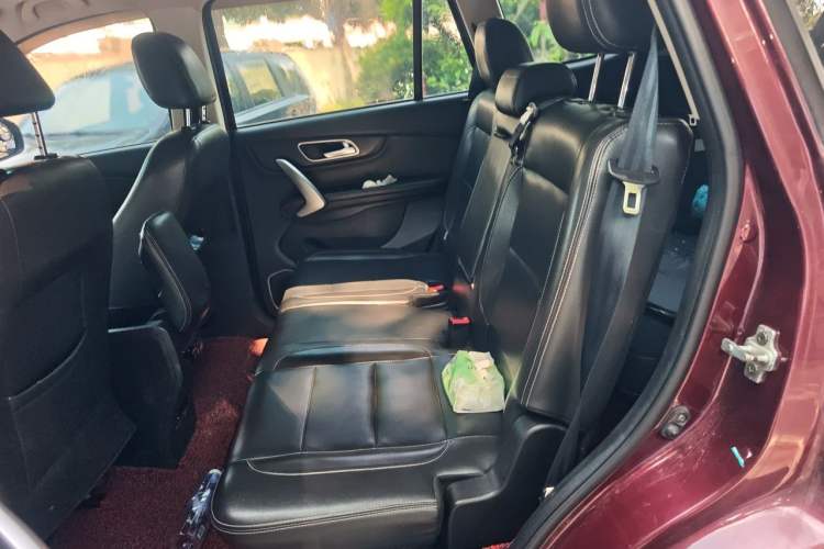 Used SWM X7 2016 1.5T Manual Comfort Version 7 Seats Left Rear Seat