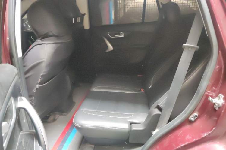 Used SWM X7 2016 1.8L Manual Luxury Edition 7 Seats Left Rear Seat