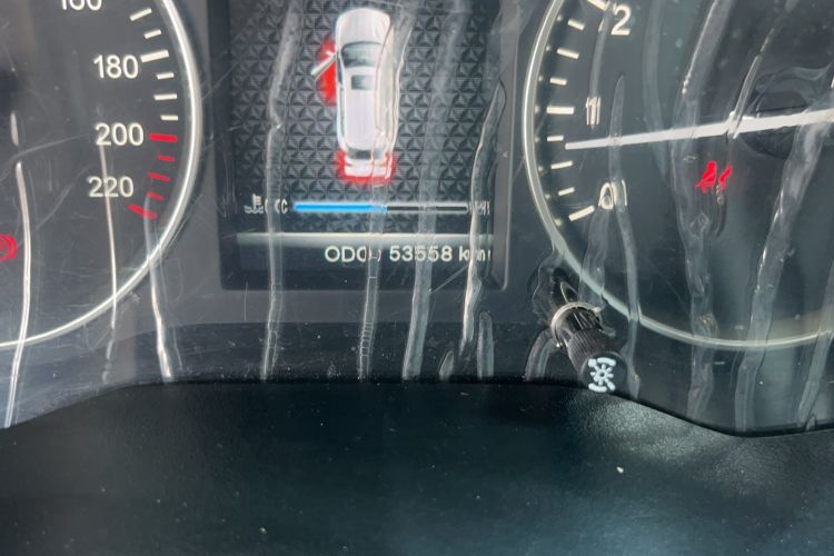 Used SWM X7 2016 1.8L Manual Luxury Edition 7 Seats Odometer Close Up