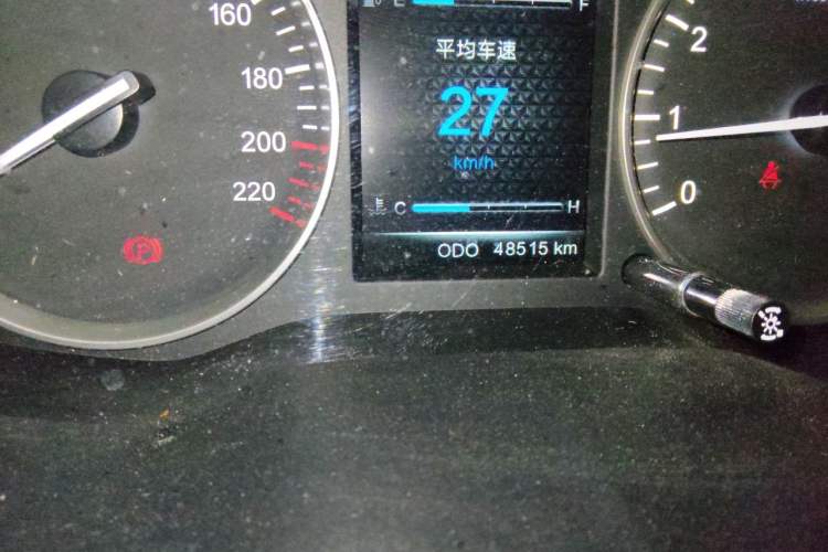 Used SWM X7 2016 1.8L Manual Luxury Edition 7 Seats Odometer Close Up