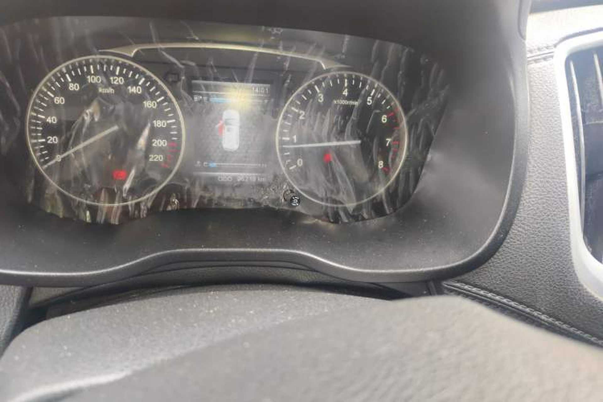Used SWM X7 2016 1.8L Manual Luxury Edition 7 Seats Odometer Close Up