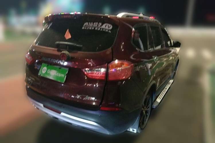 Used SWM X7 2016 1.8L Manual Luxury Edition 7 Seats Rear Right 45 Deg