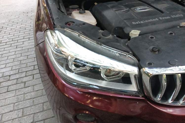 Used SWM X7 2016 1.5T Manual Luxury Edition 7 Seats Right Front Headlight