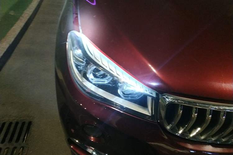 Used SWM X7 2016 1.8L Manual Luxury Edition 7 Seats Right Front Headlight