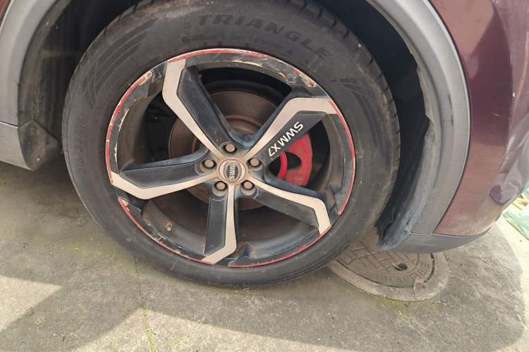 Used SWM X7 2016 1.5T Manual Luxury Edition 7 Seats Right Front Wheel Hub