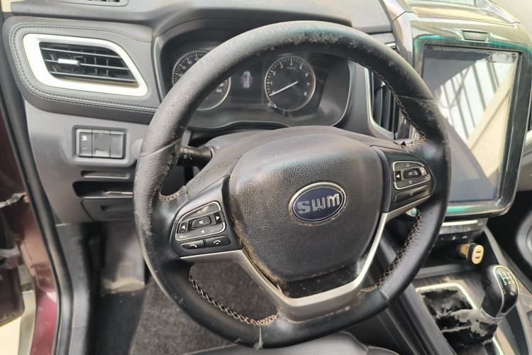 Used SWM X7 2016 1.5T Manual Luxury Edition 7 Seats Steering Wheel