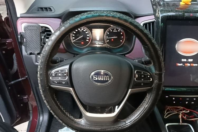 Used SWM X7 2016 1.5T Manual Luxury Edition 7 Seats Steering Wheel