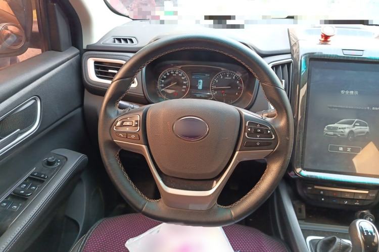 Used SWM X7 2016 1.8L Manual Luxury Edition 7 Seats Steering Wheel