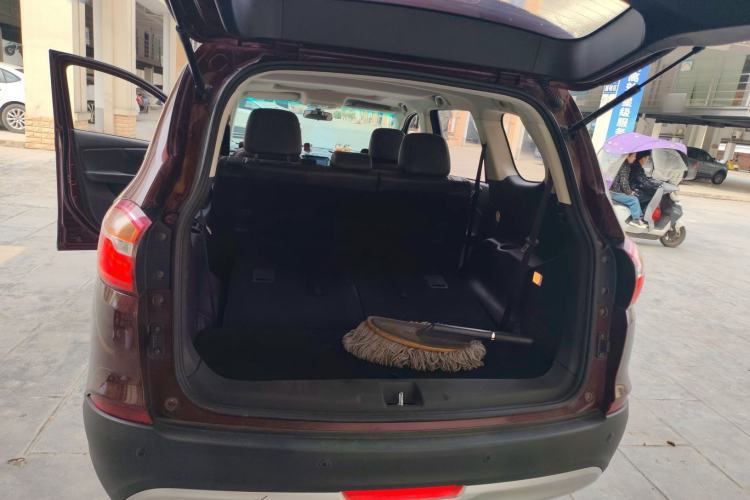 Used SWM X7 2016 1.5T Manual Luxury Edition 7 Seats Trunk