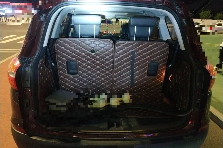 Used SWM X7 2016 1.8L Manual Luxury Edition 7 Seats Trunk